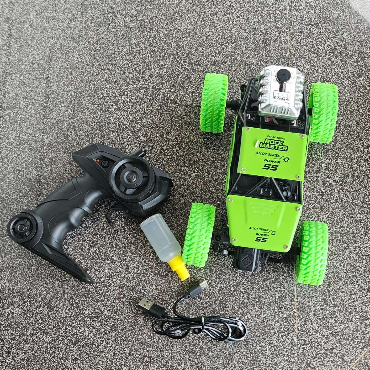 Rock Master RC Off-Road Car with Smoke & Spray (3+)